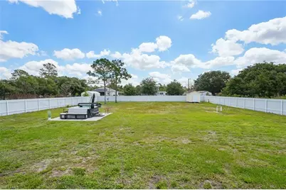 910 Richmond Ave N, Lehigh Acres, FL 33972 - Photo 40