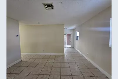 423 Morgan Cir S, Lehigh Acres, FL 33936 - Photo 4