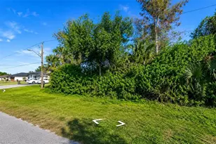 822 Alido Ave, Lehigh Acres, FL 33971 - Photo 1