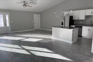 174 Village Circle, Labelle, FL 33935 - Photo 6