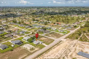 1922 Jacaranda Pkwy W, Cape Coral, FL 33993 - Photo 40