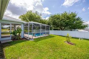 1922 Jacaranda Pkwy W, Cape Coral, FL 33993 - Photo 36