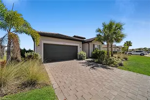 13846 Pine Lodge Ln, Fort Myers, FL 33913 - Photo 2
