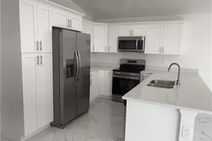 2810 NW 26th Pl, Cape Coral, FL 33993 - Photo 2