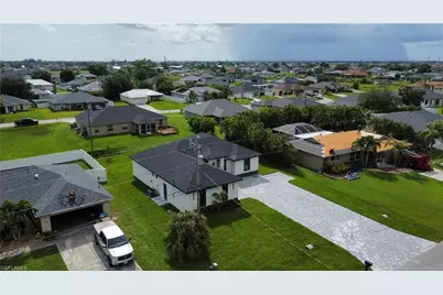 474 NE 2nd Pl, Cape Coral, FL 33909 - Photo 16