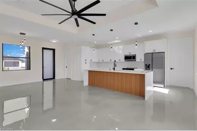 474 NE 2nd Pl, Cape Coral, FL 33909 - Photo 10