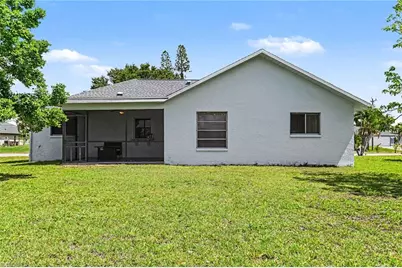 610 Retunda Pkwy W, Cape Coral, FL 33904 - Photo 26