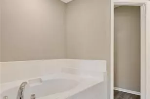 409 NE 25th Terrace, Cape Coral, FL 33909 - Photo 28