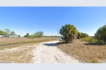 1244 Fontana St E, Lehigh Acres, FL 33974 - Photo 4