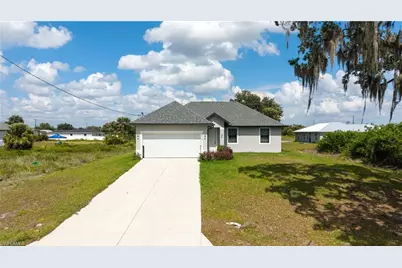 3013 Adcock Dr, Labelle, FL 33935 - Photo 2