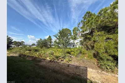 2607 26th St SW, Lehigh Acres, FL 33976 - Photo 10