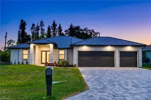 812 SW 14th Ave, Cape Coral, FL 33991 - Photo 2