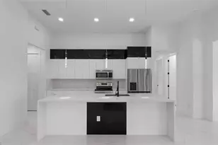 223 SW 22nd Ct, Cape Coral, FL 33991 - Photo 4