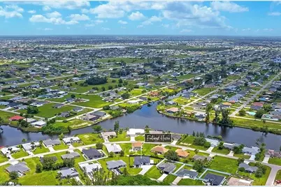 223 SW 22nd Ct, Cape Coral, FL 33991 - Photo 20
