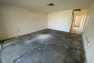 8381 Antigua Ct, Fort Myers, FL 33907 - Photo 6