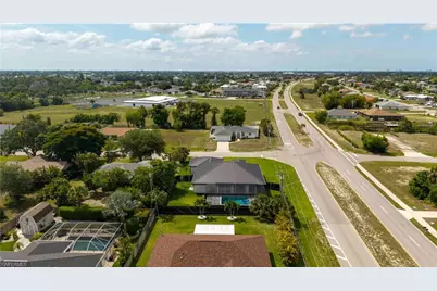 741 SW 7th Ter, Cape Coral, FL 33991 - Photo 34