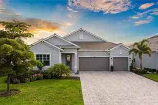 13682 Blue Bay Cir, Fort Myers, FL 33913 - Photo 4