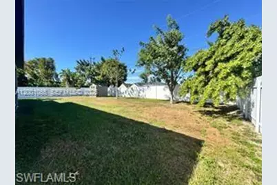209 SE 26th Ter, Cape Coral, FL 33904 - Photo 4