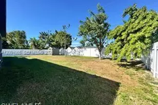 209 SE 26th Terrace, Cape Coral, FL 33904 - Photo 4