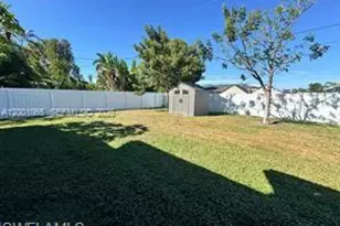 209 SE 26th Terrace, Cape Coral, FL 33904 - Photo 2
