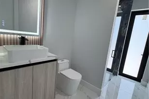 913 NE Juanita Pl, Cape Coral, FL 33909 - Photo 30