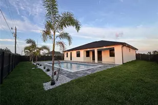 913 NE Juanita Pl, Cape Coral, FL 33909 - Photo 38