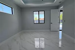 913 NE Juanita Pl, Cape Coral, FL 33909 - Photo 18