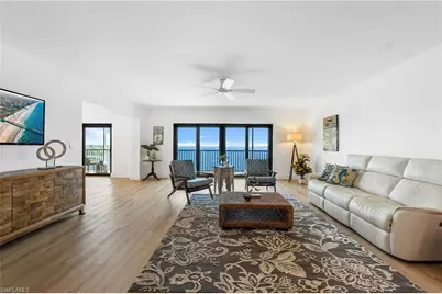 1920 Virginia Ave #601, Fort Myers, FL 33901 - Photo 2