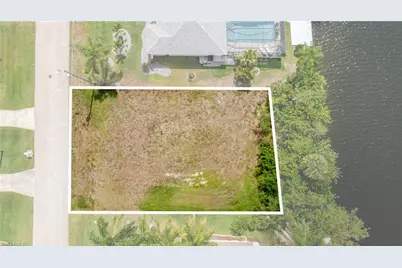 228 SW 47th St, Cape Coral, FL 33914 - Photo 2