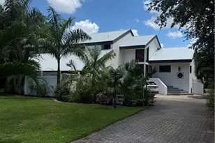 15793 San Antonio Ct, Fort Myers, FL 33908 - Photo 2