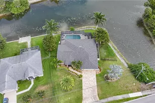 515 Gleason Pkwy, Cape Coral, FL 33914 - Photo 2