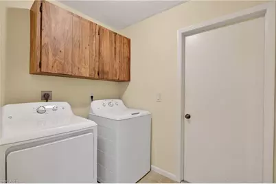 9708 Foxglove Cir, Fort Myers, FL 33919 - Photo 24