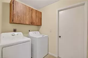 9708 Foxglove Cir, Fort Myers, FL 33919 - Photo 24