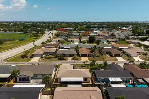 9708 Foxglove Cir, Fort Myers, FL 33919 - Photo 32