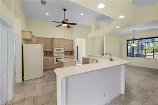 325 SE 21st St, Cape Coral, FL 33990 - Photo 18