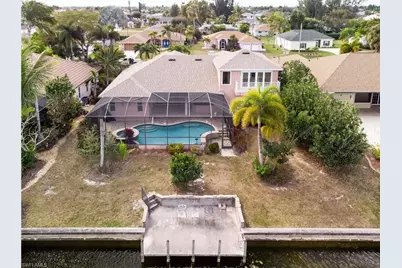 325 SE 21st St, Cape Coral, FL 33990 - Photo 8