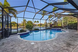 325 SE 21st St, Cape Coral, FL 33990 - Photo 10