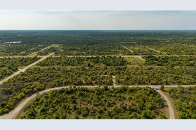 8608 Fireglow Cir, North Port, FL 34288 - Photo 2