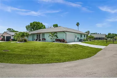 2102 SE 8th St, Cape Coral, FL 33990 - Photo 4