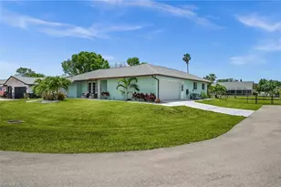 2102 SE 8th St, Cape Coral, FL 33990 - Photo 4