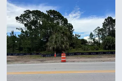 137 Bell Blvd S, Lehigh Acres, FL 33974 - Photo 2