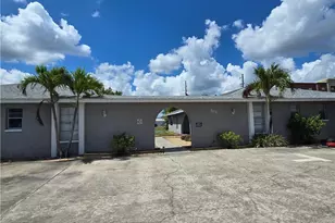 702 SE 47th St, Cape Coral, FL 33904 - Photo 4