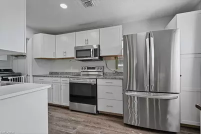 912 Hibiscus Ln, North Fort Myers, FL 33903 - Photo 8
