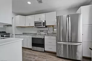 912 Hibiscus Ln, North Fort Myers, FL 33903 - Photo 8