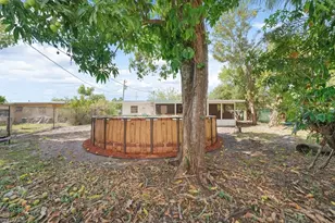 912 Hibiscus Ln, North Fort Myers, FL 33903 - Photo 30