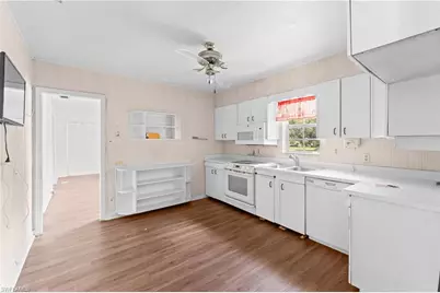 260 Fraser Ave, Labelle, FL 33935 - Photo 10