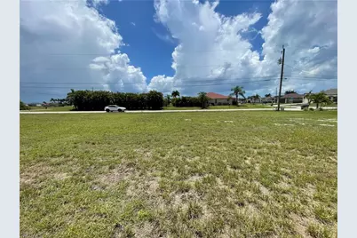 825 NW 33rd Pl, Cape Coral, FL 33993 - Photo 4