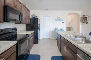1018 NW 19th St, Cape Coral, FL 33993 - Photo 16