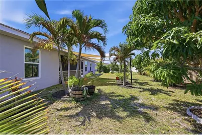 4301 NE 9th Pl, Cape Coral, FL 33909 - Photo 18