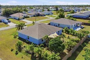 4301 NE 9th Pl, Cape Coral, FL 33909 - Photo 20